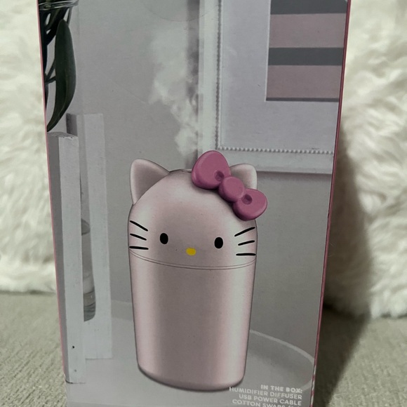 Hello Kitty Pink Humidifier Diffuser - Picture 2 of 4